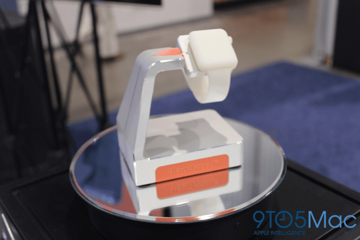 CES-2015_Carga-Apple-Watch