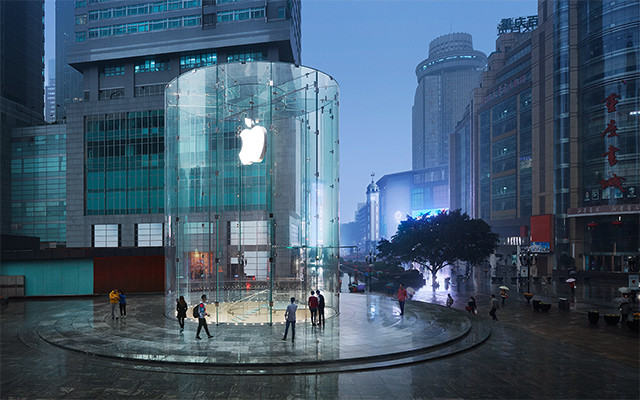 Apple-Store_China-Jiefangbei_Rain