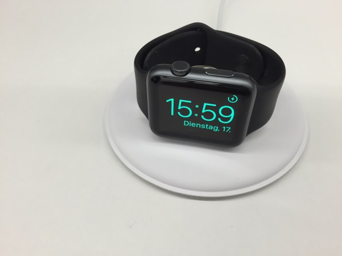 Apple-Watch_dock-Apple_2