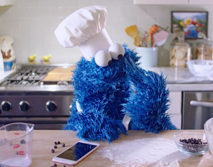 Apple_anuncio_ad_2016-Marzo_iPhone-6s_cocinando-con-Siri_