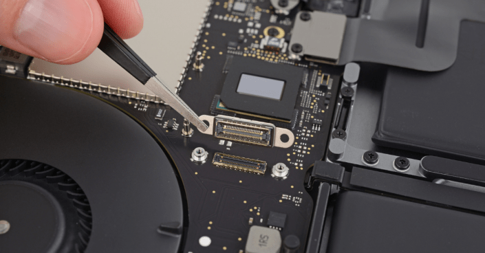 ifixit_teardown_apple_macbook-pro-late-2016_15_con-touch-bar_