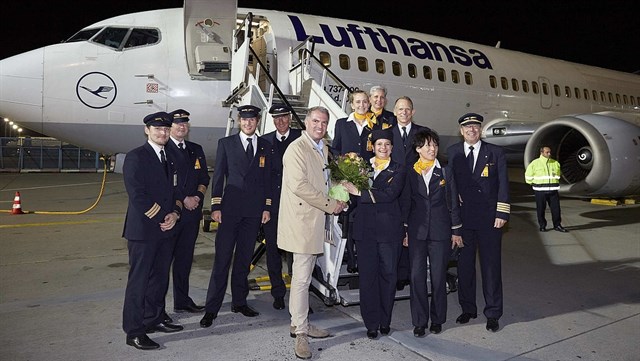 lufthansa_boeing-737_
