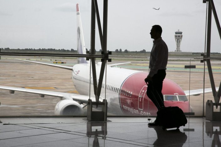 norwegian_boeing-737_barcelona_el-prat_