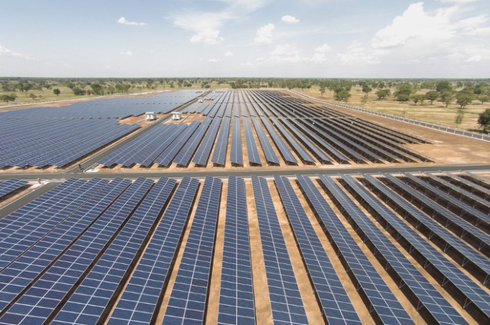 apple_granja-solar_farm_placas_
