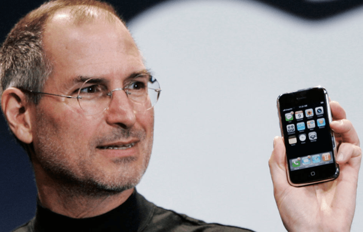 apple_steve-jobs_iphone-1_