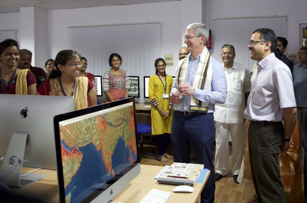 apple_tim-cook_india