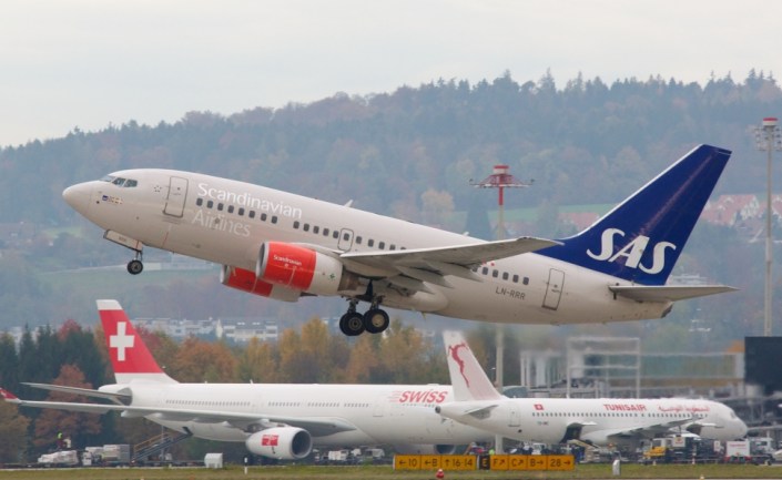 sas_scandinavian_airlines_boeing-737_