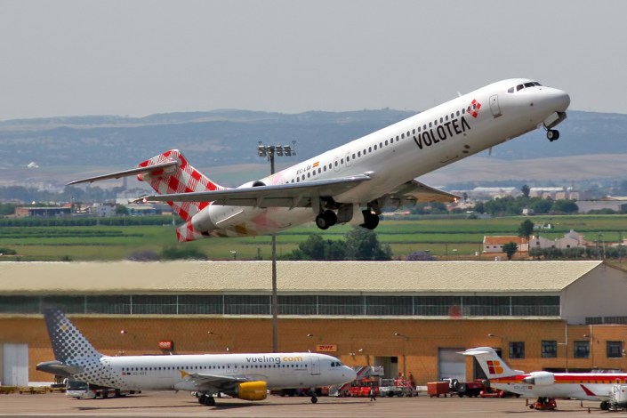 volotea_boeing_721-200_