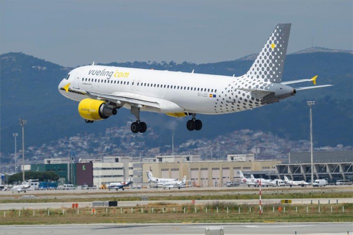 vueling_airbus-a320_